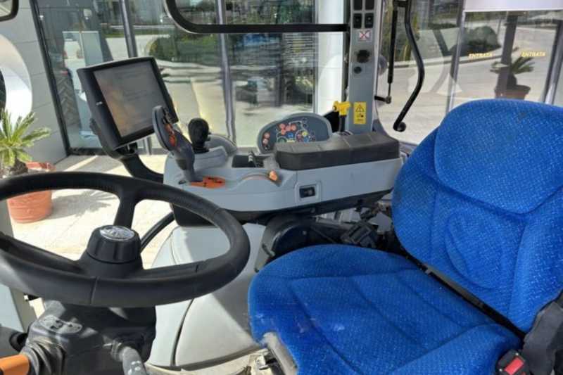 OmecoHub - Immagine NEW HOLLAND T6.160