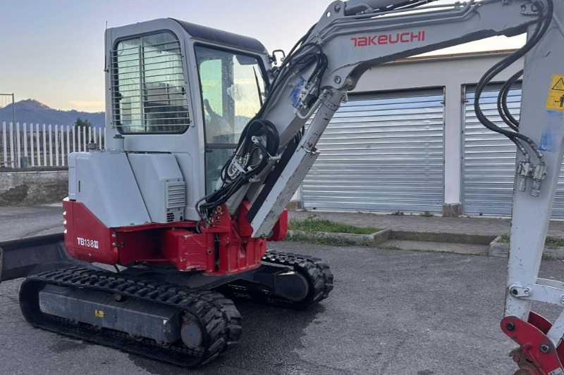 OmecoHub - Immagine TAKEUCHI TB138FR