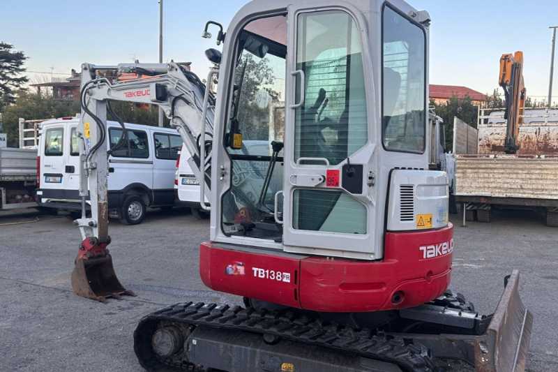 OmecoHub - Immagine TAKEUCHI TB138FR