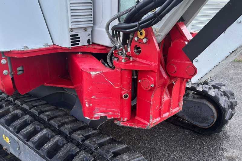 OmecoHub - Immagine TAKEUCHI TB138FR