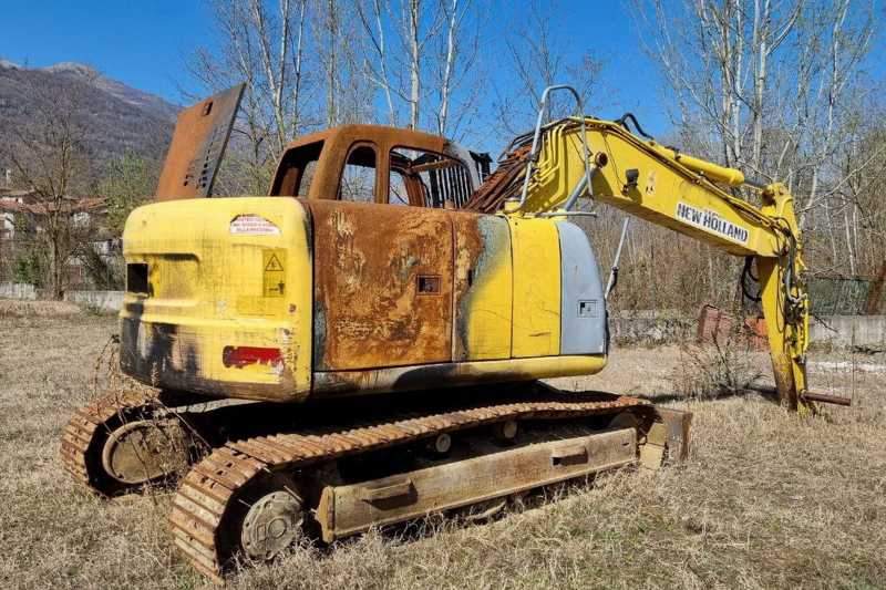 NEW HOLLAND E145